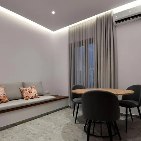 Rose N Stone, Duke, Luxury Tínos