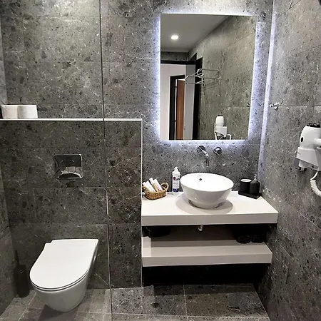 Rose N Stone, Duke, Luxury Apartment *